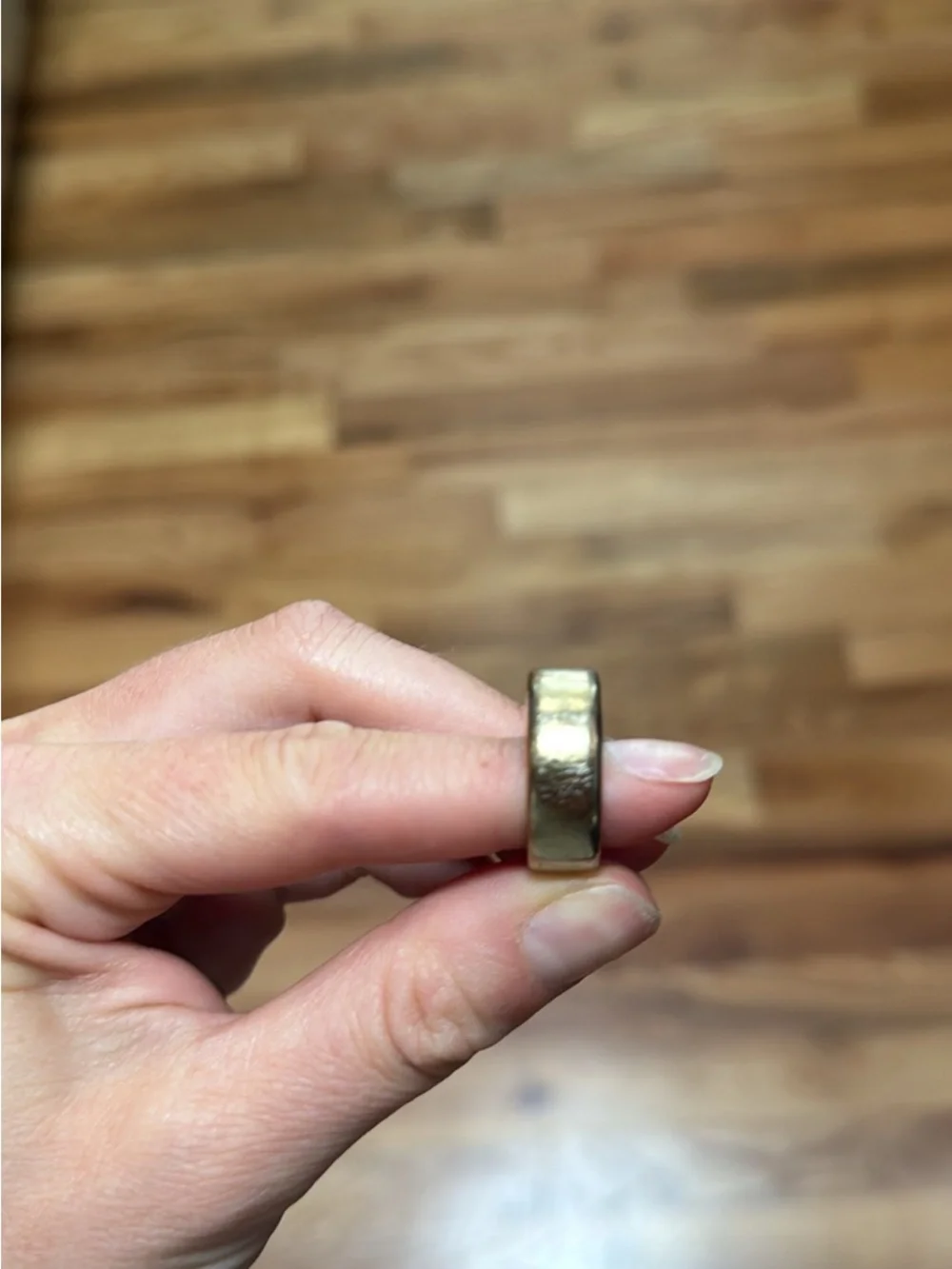 Oura Ring Gen3 Smart Ring - Polished Gold Exterior